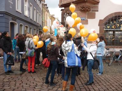 Alle, alle wollten unsere Ballons und zeichneten damit die Innenstadt etwas bunter.